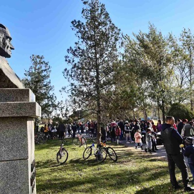 v30