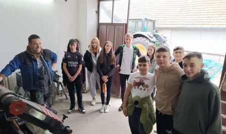 Од учионице до радионице – ученици 7.3 упознали свет машинства